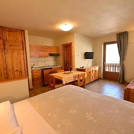 Raethia Tra Bormio E Livigno Pradelle